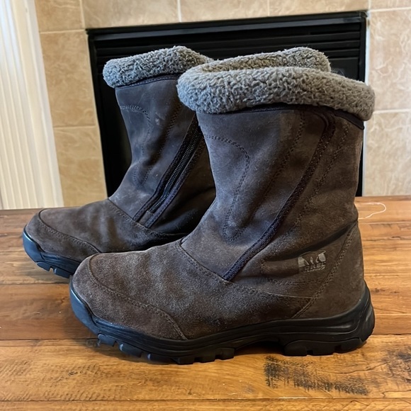 SOREL Boots - Picture 3 of 11